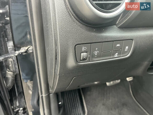 Чорний Хендай Kona, об'ємом двигуна 0 л та пробігом 41 тис. км за 17500 $, фото 24 на Automoto.ua