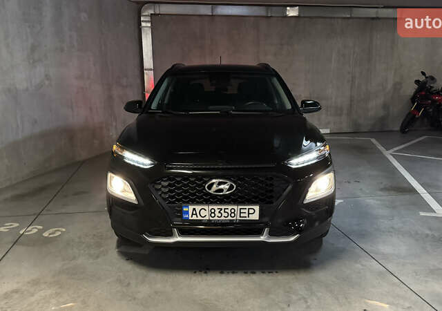 Чорний Хендай Kona, об'ємом двигуна 2 л та пробігом 31 тис. км за 18500 $, фото 4 на Automoto.ua