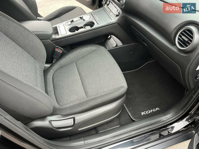 Чорний Хендай Kona, об'ємом двигуна 0 л та пробігом 41 тис. км за 17500 $, фото 31 на Automoto.ua