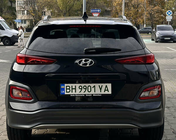 Черный Хендай Kona, объемом двигателя 0 л и пробегом 64 тыс. км за 22000 $, фото 1 на Automoto.ua