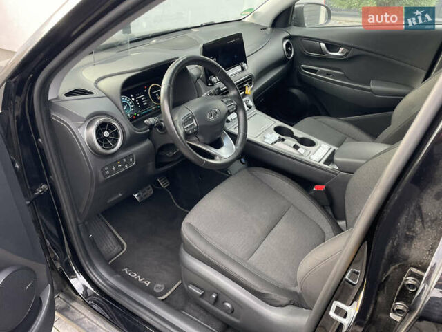 Черный Хендай Kona, объемом двигателя 0 л и пробегом 34 тыс. км за 19800 $, фото 41 на Automoto.ua