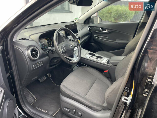 Черный Хендай Kona, объемом двигателя 0 л и пробегом 34 тыс. км за 19800 $, фото 33 на Automoto.ua