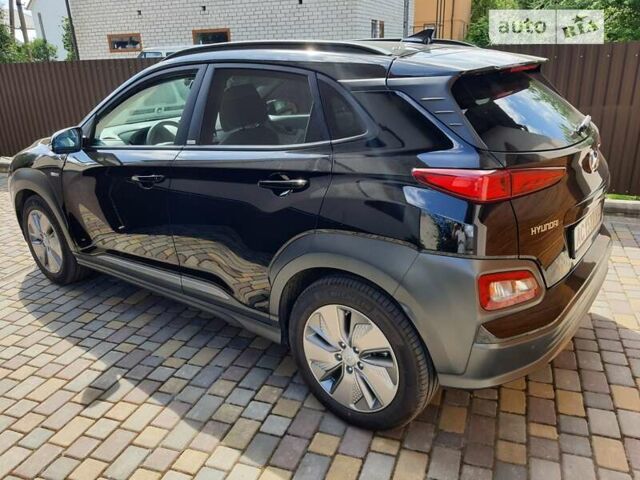 Черный Хендай Kona, объемом двигателя 0 л и пробегом 34 тыс. км за 20500 $, фото 4 на Automoto.ua