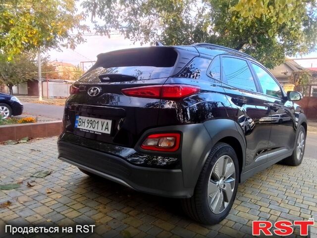 Чорний Хендай Kona, об'ємом двигуна 0 л та пробігом 60 тис. км за 22000 $, фото 7 на Automoto.ua