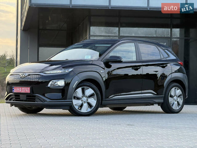 Черный Хендай Kona, объемом двигателя 0 л и пробегом 137 тыс. км за 16800 $, фото 1 на Automoto.ua