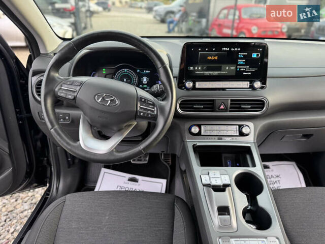 Черный Хендай Kona, объемом двигателя 0 л и пробегом 140 тыс. км за 17900 $, фото 48 на Automoto.ua