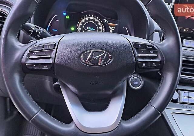 Черный Хендай Kona, объемом двигателя 0 л и пробегом 102 тыс. км за 17999 $, фото 20 на Automoto.ua