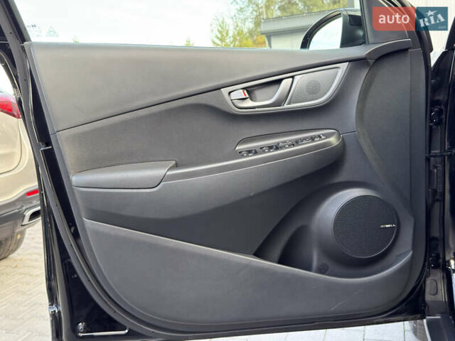 Черный Хендай Kona, объемом двигателя 0 л и пробегом 137 тыс. км за 16800 $, фото 32 на Automoto.ua