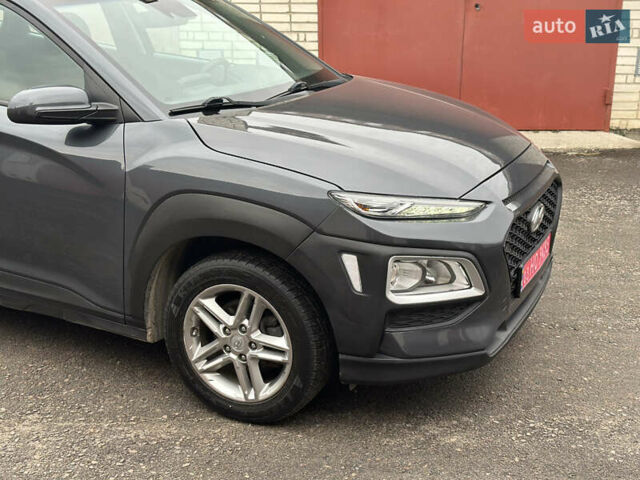 Чорний Хендай Kona, об'ємом двигуна 2 л та пробігом 137 тис. км за 14800 $, фото 3 на Automoto.ua
