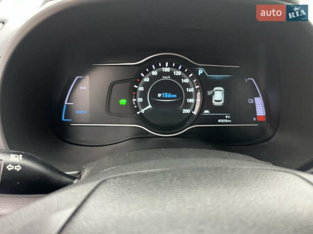 Чорний Хендай Kona, об'ємом двигуна 0 л та пробігом 41 тис. км за 17500 $, фото 20 на Automoto.ua