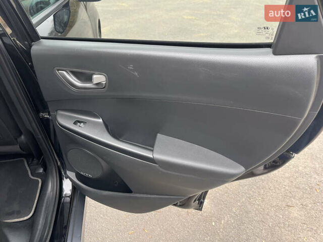 Чорний Хендай Kona, об'ємом двигуна 0 л та пробігом 41 тис. км за 17500 $, фото 28 на Automoto.ua