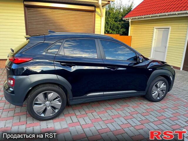 Чорний Хендай Kona, об'ємом двигуна 0.15 л та пробігом 57 тис. км за 18700 $, фото 1 на Automoto.ua