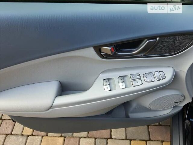 Черный Хендай Kona, объемом двигателя 0 л и пробегом 34 тыс. км за 20500 $, фото 28 на Automoto.ua