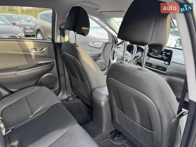 Черный Хендай Kona, объемом двигателя 0 л и пробегом 140 тыс. км за 17900 $, фото 55 на Automoto.ua