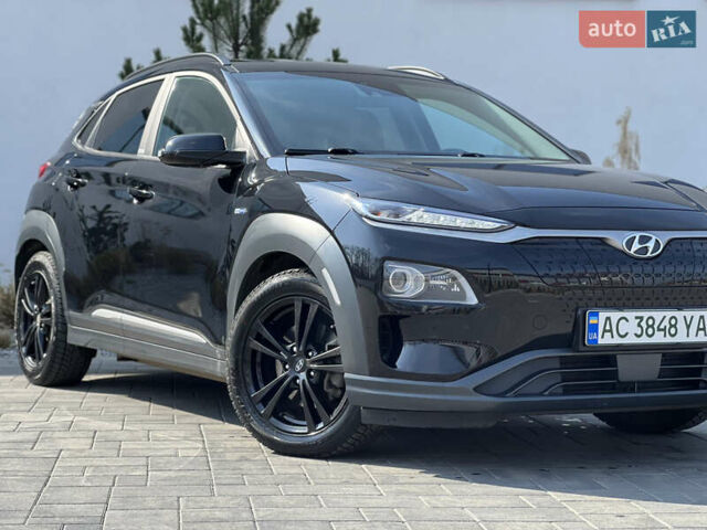 Чорний Хендай Kona, об'ємом двигуна 0 л та пробігом 100 тис. км за 16999 $, фото 4 на Automoto.ua