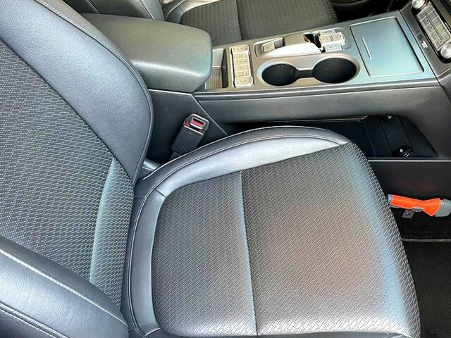 Чорний Хендай Kona, об'ємом двигуна 0.15 л та пробігом 57 тис. км за 18700 $, фото 4 на Automoto.ua