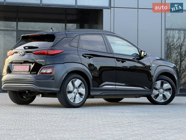 Черный Хендай Kona, объемом двигателя 0 л и пробегом 137 тыс. км за 16800 $, фото 3 на Automoto.ua