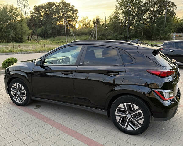 Черный Хендай Kona, объемом двигателя 0 л и пробегом 34 тыс. км за 19800 $, фото 17 на Automoto.ua