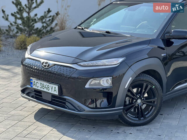 Чорний Хендай Kona, об'ємом двигуна 0 л та пробігом 100 тис. км за 16999 $, фото 12 на Automoto.ua