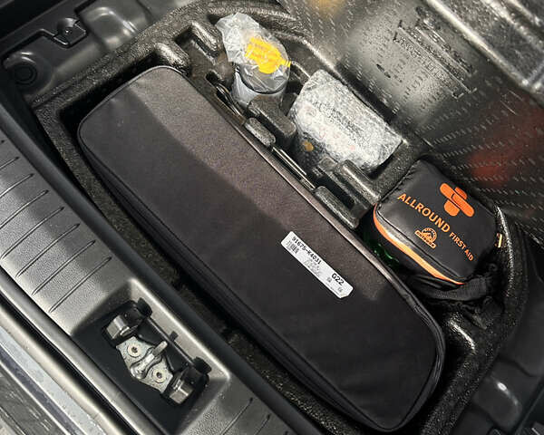 Черный Хендай Kona, объемом двигателя 0 л и пробегом 64 тыс. км за 22000 $, фото 29 на Automoto.ua