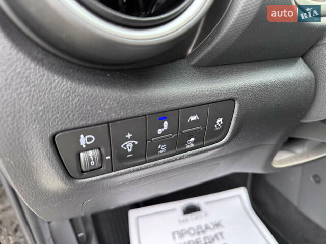 Черный Хендай Kona, объемом двигателя 0 л и пробегом 140 тыс. км за 17900 $, фото 36 на Automoto.ua