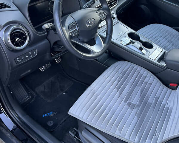 Черный Хендай Kona, объемом двигателя 0 л и пробегом 148 тыс. км за 18700 $, фото 10 на Automoto.ua