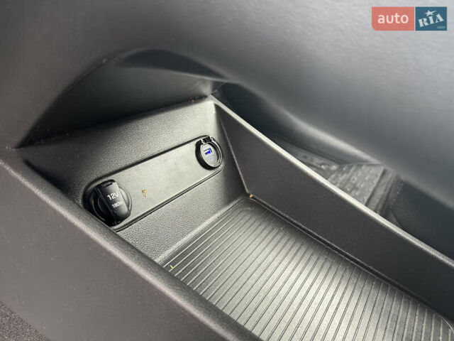 Чорний Хендай Kona, об'ємом двигуна 0 л та пробігом 80 тис. км за 15800 $, фото 15 на Automoto.ua