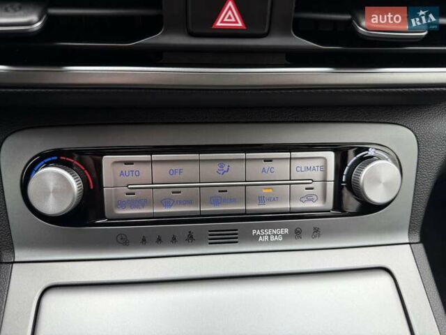 Черный Хендай Kona, объемом двигателя 0 л и пробегом 94 тыс. км за 19450 $, фото 19 на Automoto.ua