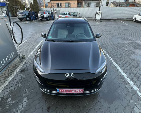 Черный Хендай Kona, объемом двигателя 0 л и пробегом 148 тыс. км за 18700 $, фото 1 на Automoto.ua