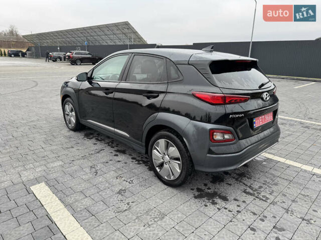 Чорний Хендай Kona, об'ємом двигуна 0 л та пробігом 80 тис. км за 15800 $, фото 7 на Automoto.ua