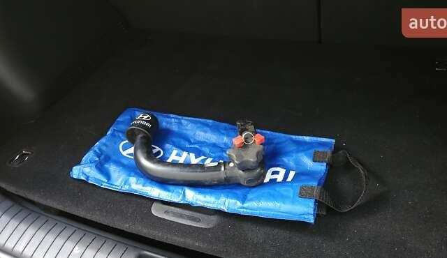 Черный Хендай Kona, объемом двигателя 0 л и пробегом 141 тыс. км за 18350 $, фото 28 на Automoto.ua