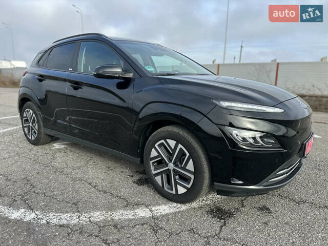 Черный Хендай Kona, объемом двигателя 0 л и пробегом 61 тыс. км за 18100 $, фото 5 на Automoto.ua