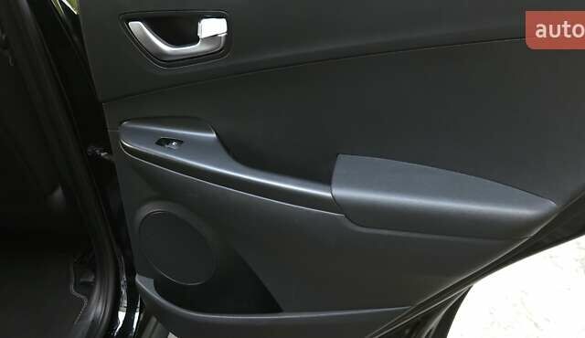 Черный Хендай Kona, объемом двигателя 0 л и пробегом 141 тыс. км за 18350 $, фото 19 на Automoto.ua