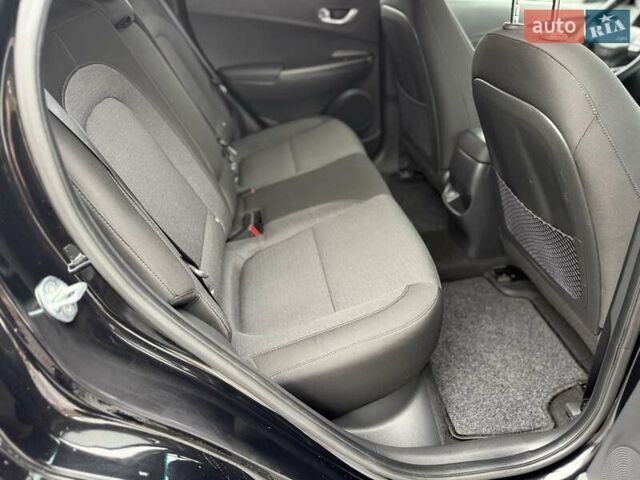 Черный Хендай Kona, объемом двигателя 0 л и пробегом 94 тыс. км за 19450 $, фото 16 на Automoto.ua