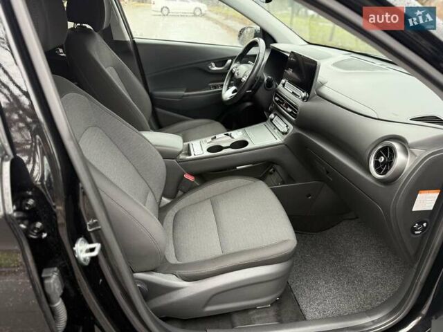 Черный Хендай Kona, объемом двигателя 0 л и пробегом 94 тыс. км за 19450 $, фото 14 на Automoto.ua