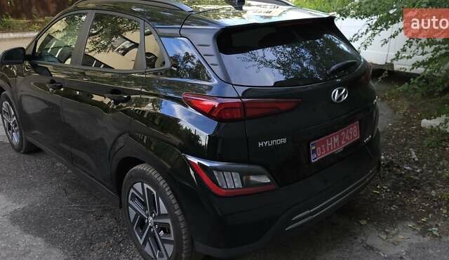 Черный Хендай Kona, объемом двигателя 0 л и пробегом 141 тыс. км за 18350 $, фото 4 на Automoto.ua