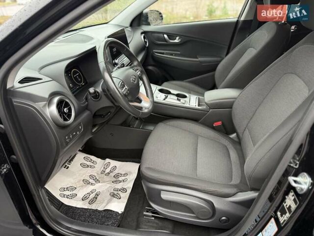Черный Хендай Kona, объемом двигателя 0 л и пробегом 94 тыс. км за 19450 $, фото 11 на Automoto.ua