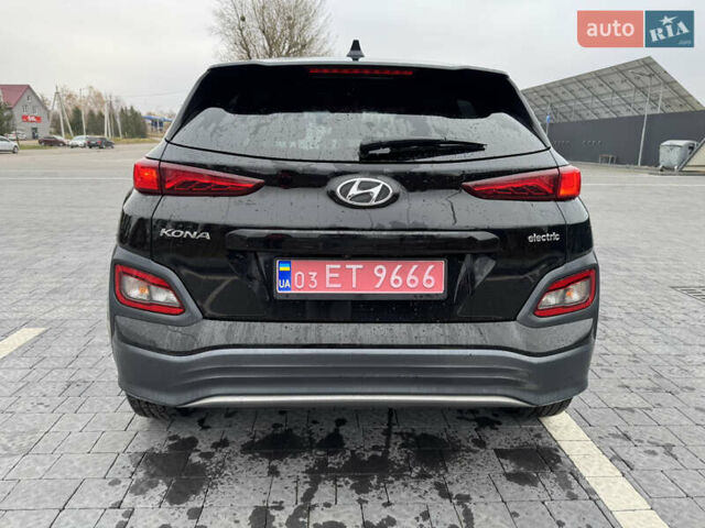 Чорний Хендай Kona, об'ємом двигуна 0 л та пробігом 80 тис. км за 15800 $, фото 12 на Automoto.ua