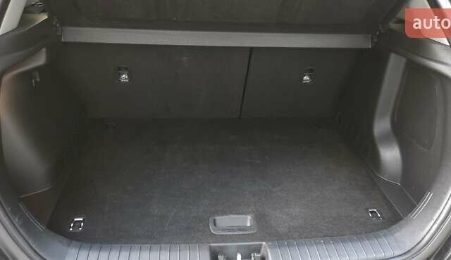 Черный Хендай Kona, объемом двигателя 0 л и пробегом 141 тыс. км за 18350 $, фото 30 на Automoto.ua