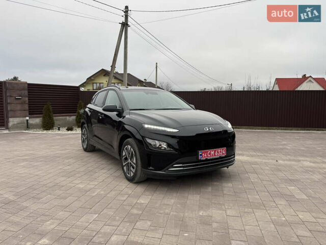 Черный Хендай Kona, объемом двигателя 0 л и пробегом 64 тыс. км за 17500 $, фото 4 на Automoto.ua