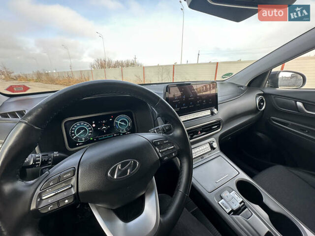 Черный Хендай Kona, объемом двигателя 0 л и пробегом 61 тыс. км за 18100 $, фото 18 на Automoto.ua