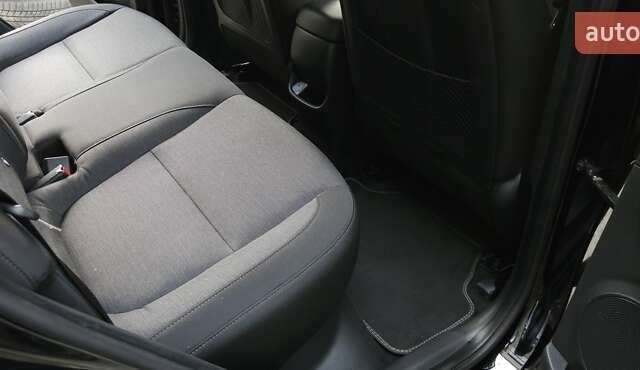 Черный Хендай Kona, объемом двигателя 0 л и пробегом 141 тыс. км за 18350 $, фото 16 на Automoto.ua