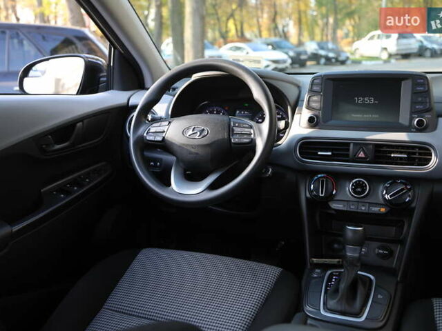 Черный Хендай Kona, объемом двигателя 2 л и пробегом 90 тыс. км за 17000 $, фото 10 на Automoto.ua