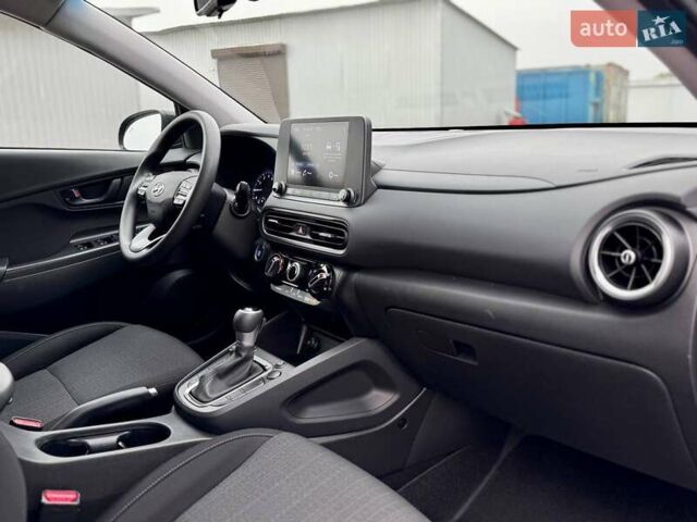 Черный Хендай Kona, объемом двигателя 2 л и пробегом 37 тыс. км за 16900 $, фото 28 на Automoto.ua