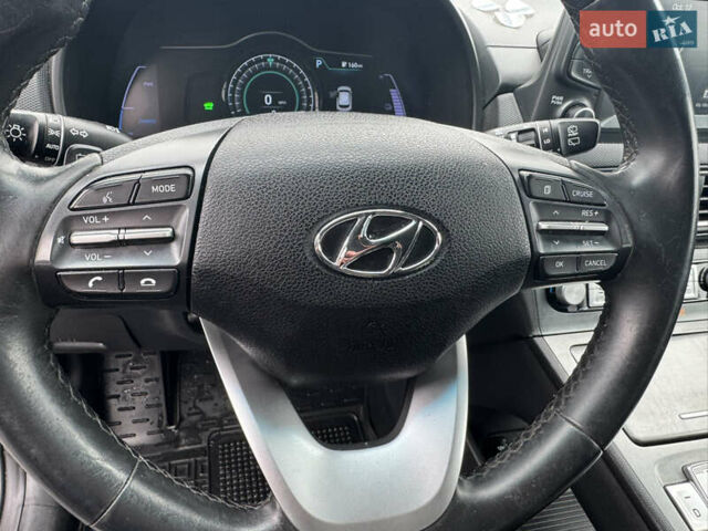 Чорний Хендай Kona, об'ємом двигуна 0 л та пробігом 80 тис. км за 15800 $, фото 13 на Automoto.ua