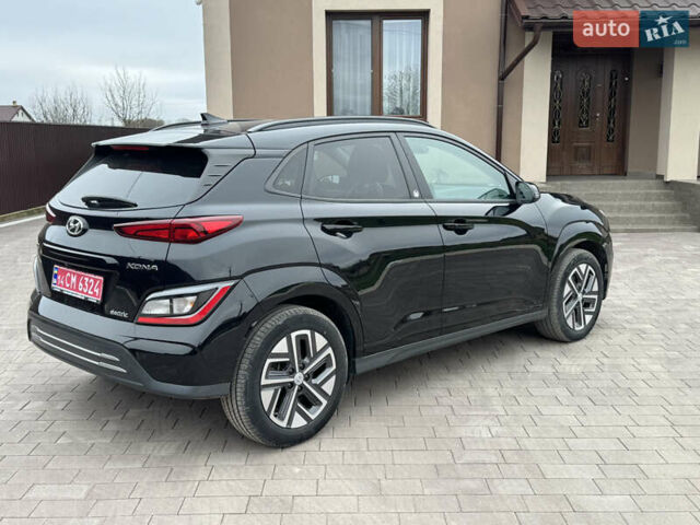 Черный Хендай Kona, объемом двигателя 0 л и пробегом 64 тыс. км за 17500 $, фото 2 на Automoto.ua