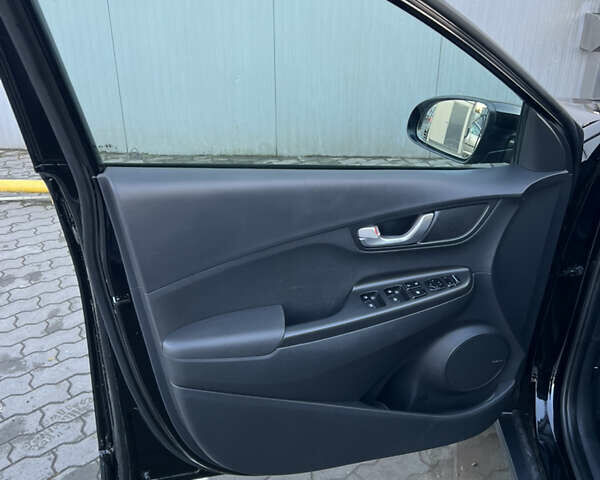 Черный Хендай Kona, объемом двигателя 0 л и пробегом 148 тыс. км за 18700 $, фото 15 на Automoto.ua