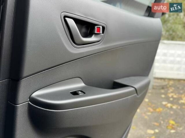 Черный Хендай Kona, объемом двигателя 2 л и пробегом 37 тыс. км за 16900 $, фото 23 на Automoto.ua