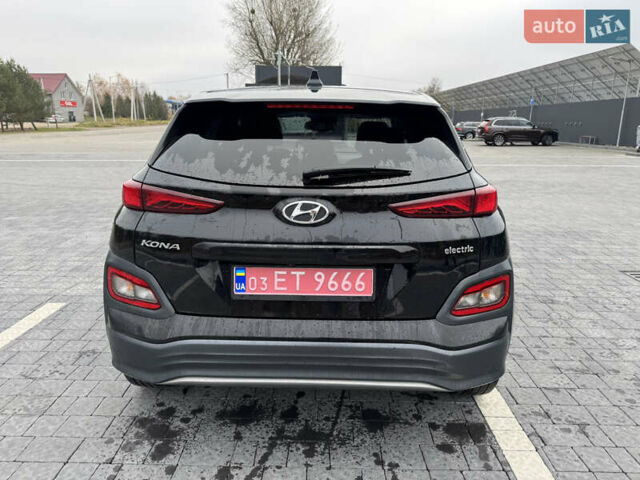 Чорний Хендай Kona, об'ємом двигуна 0 л та пробігом 80 тис. км за 15800 $, фото 6 на Automoto.ua