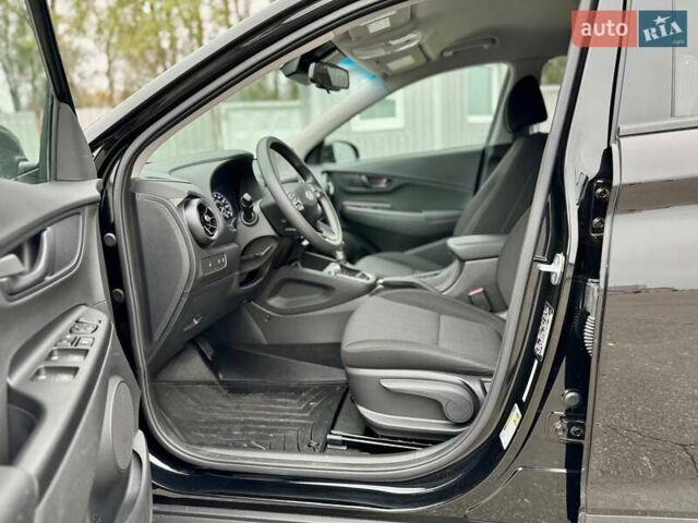 Черный Хендай Kona, объемом двигателя 2 л и пробегом 37 тыс. км за 16900 $, фото 16 на Automoto.ua